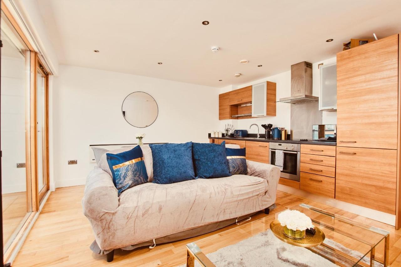 King Deluxe City Apt Large Space& Free Parking! No Balcony Leeds  Bagian luar foto