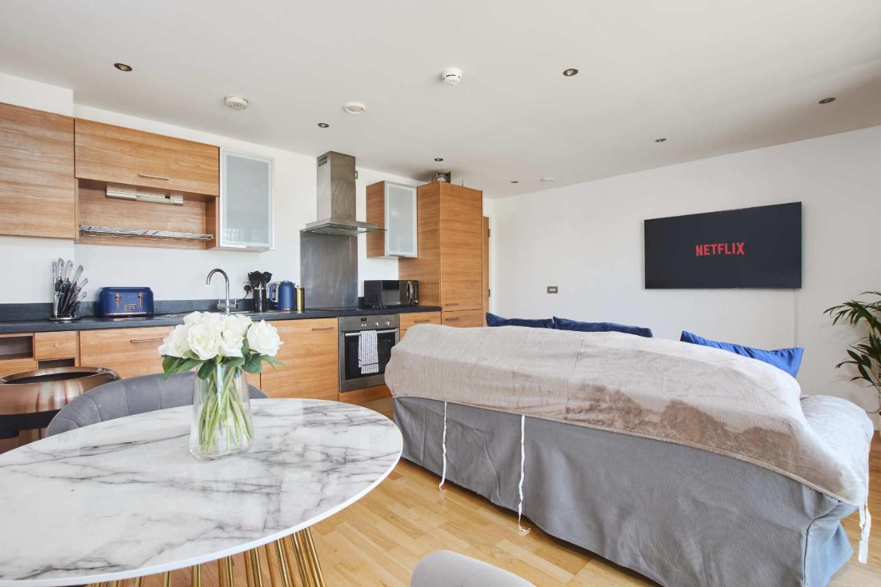 King Deluxe City Apt Large Space& Free Parking! No Balcony Leeds  Bagian luar foto