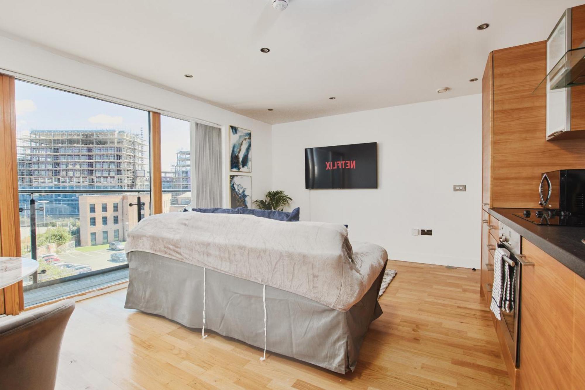 King Deluxe City Apt Large Space& Free Parking! No Balcony Leeds  Bagian luar foto