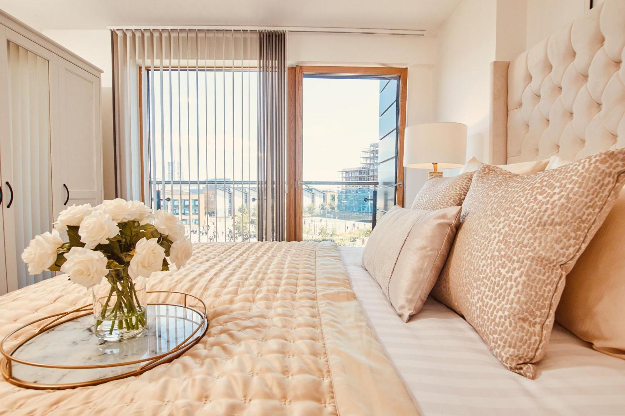 King Deluxe City Apt Large Space& Free Parking! No Balcony Leeds  Bagian luar foto