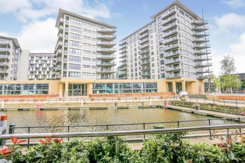 King Deluxe City Apt Large Space& Free Parking! No Balcony Leeds  Bagian luar foto